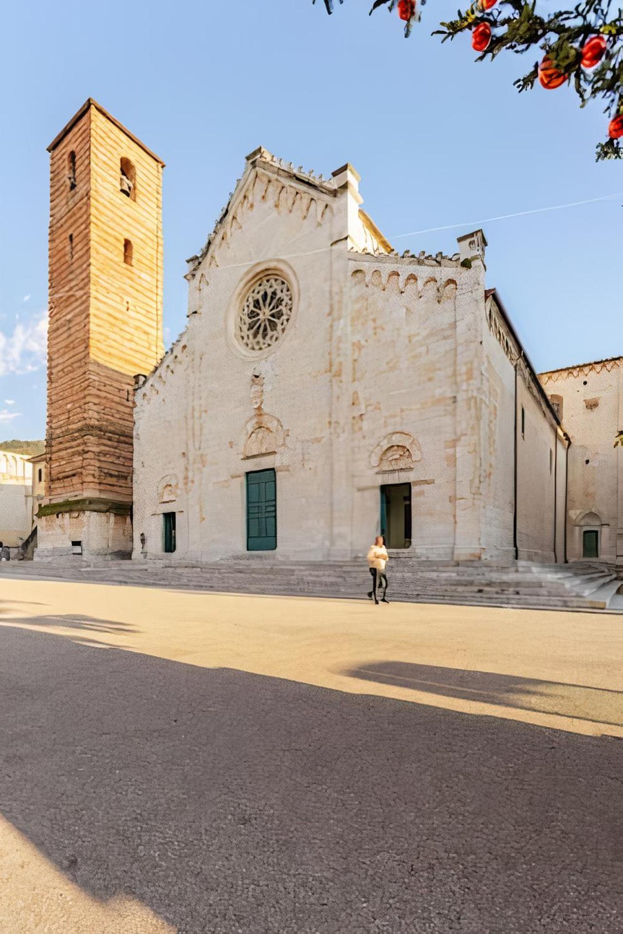 Appartamento A 150M Dal Duomo Пиетрасанта Екстериор снимка